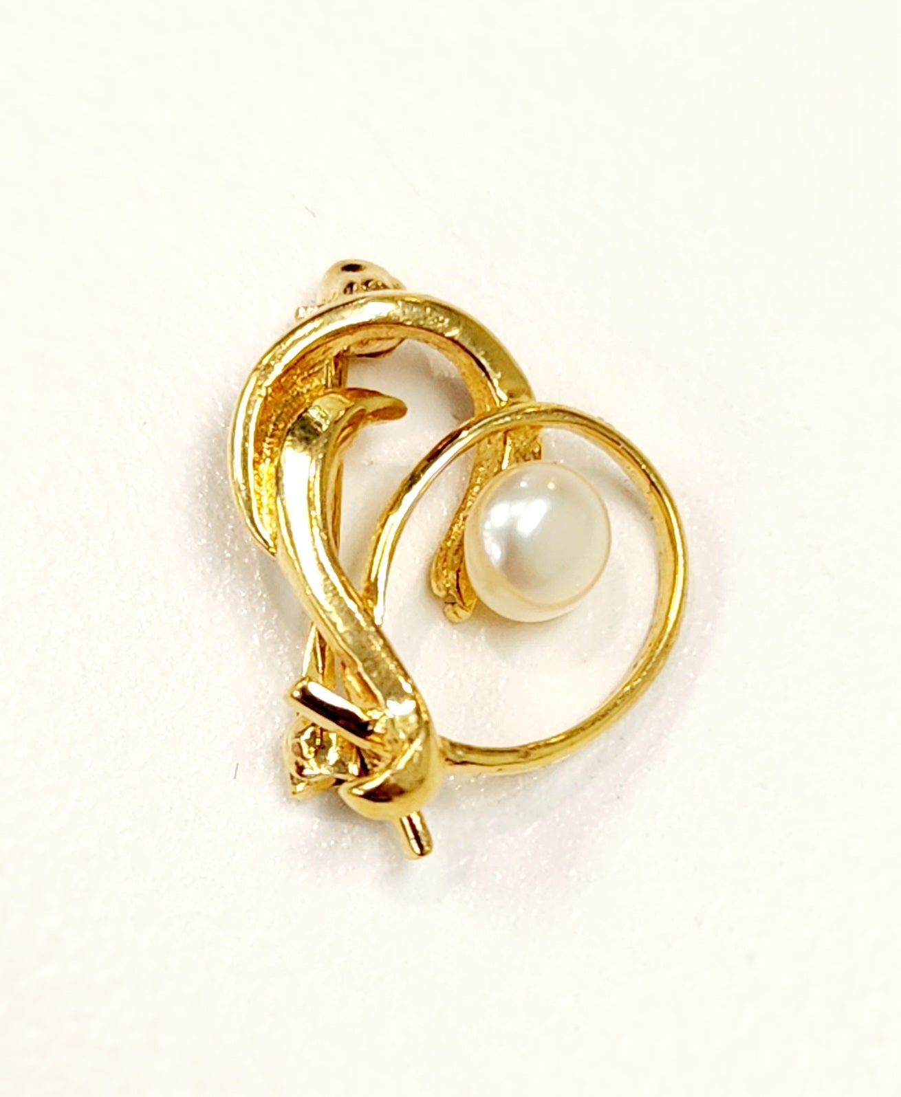 biwa pearl heart pin